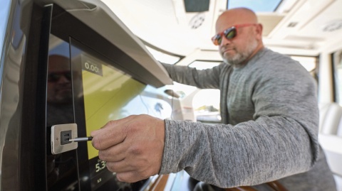 SC-TILE-21 Podwójne gniazdo ładowania wewnętrznego USB-C, seria TILE, 12/24V - ramka szczotkowana nierdzewna stal